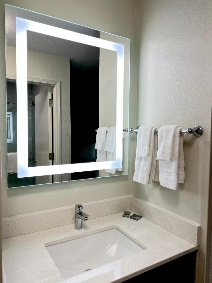 Lake Delton Sleep Inn & Suites מראה חיצוני תמונה
