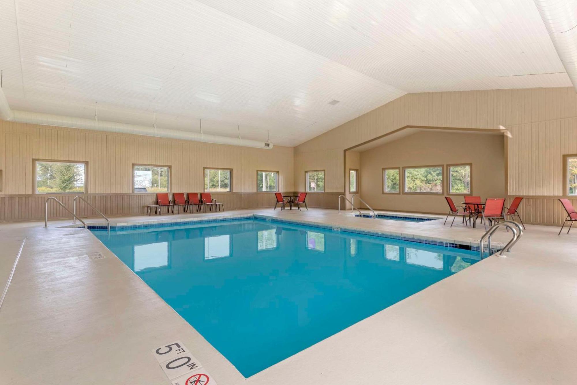 Lake Delton Sleep Inn & Suites מראה חיצוני תמונה