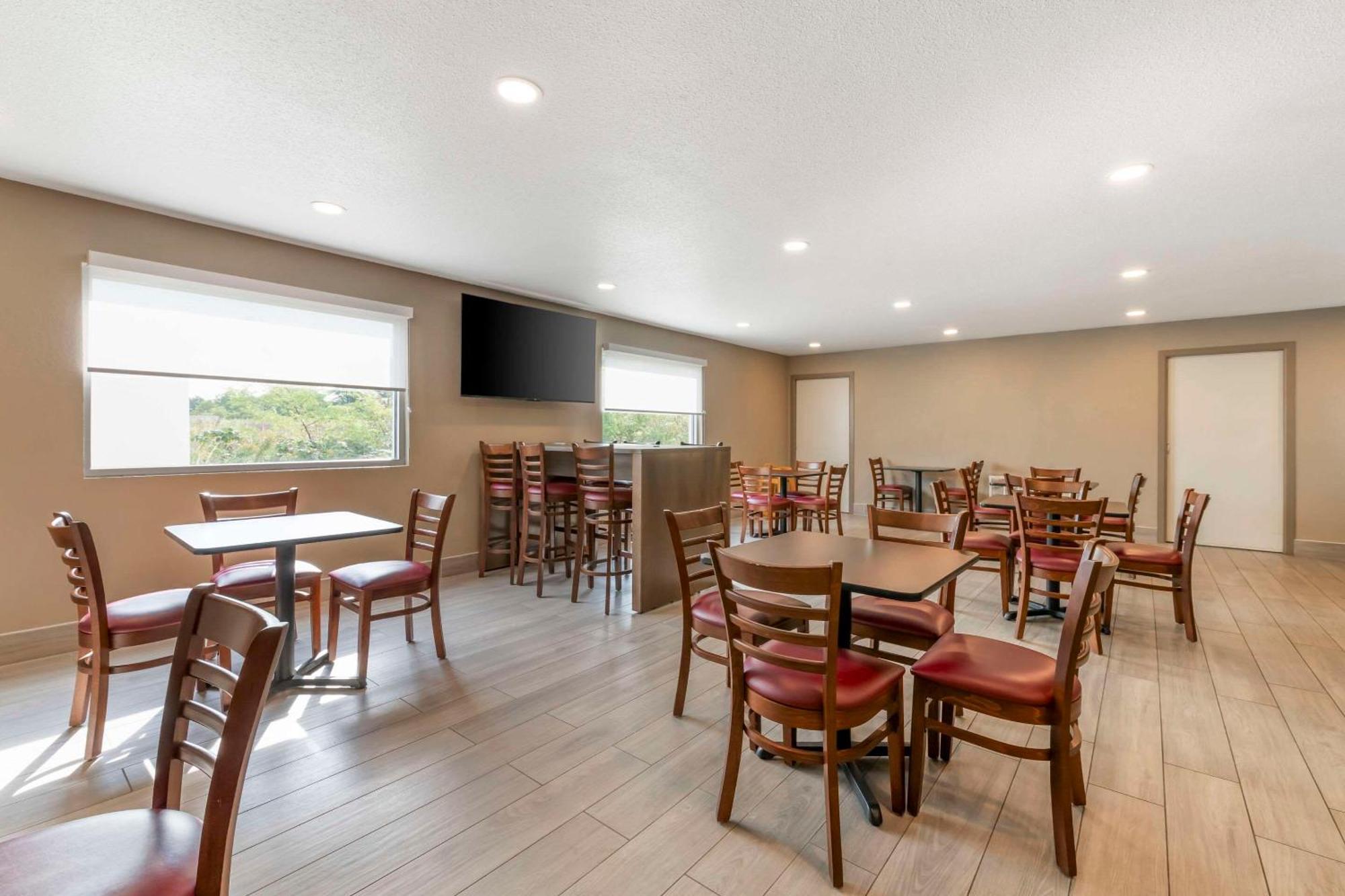 Lake Delton Sleep Inn & Suites מראה חיצוני תמונה